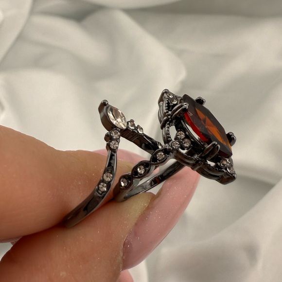 2x gothic Black silver and Red Gemstone Ring - Picture 8 of 12